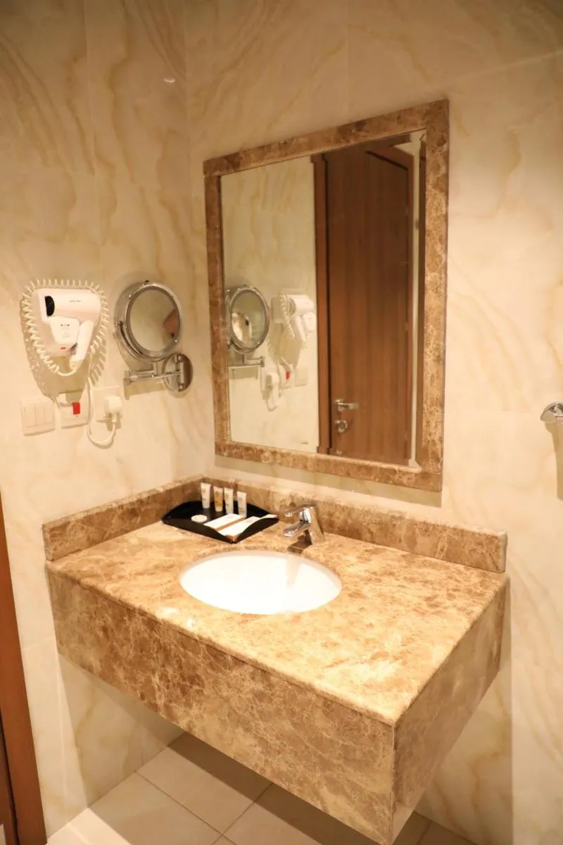 Image 2 of Best Level Hotel