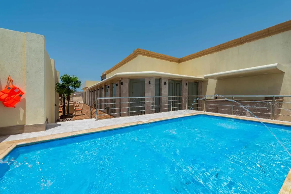Image 2 of Boudl Quraish