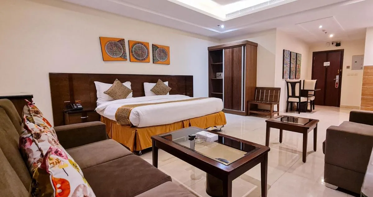 Image of Golden New Hira Hotel
