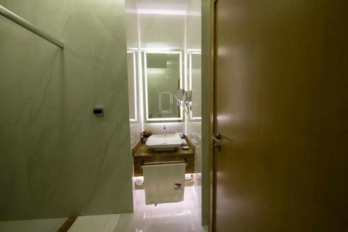 Image 2 of Redwaves Hotel فندق ريدويفز
