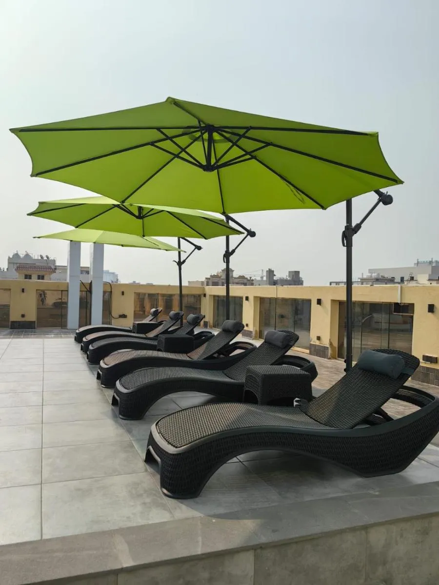 Image 3 of Rosemond Al Hamra