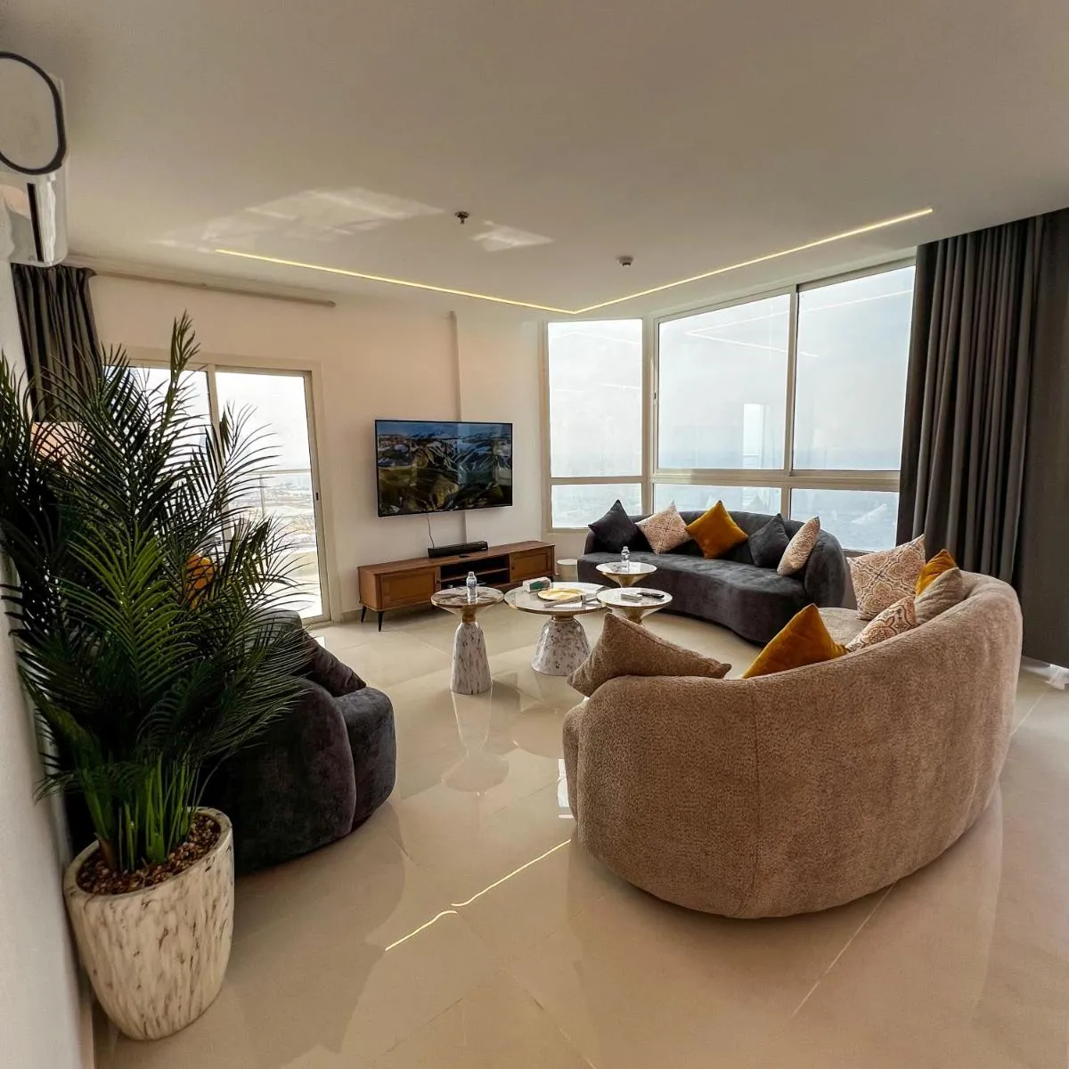 Image 2 of Sky-high Villa فيلا عنان السماء
