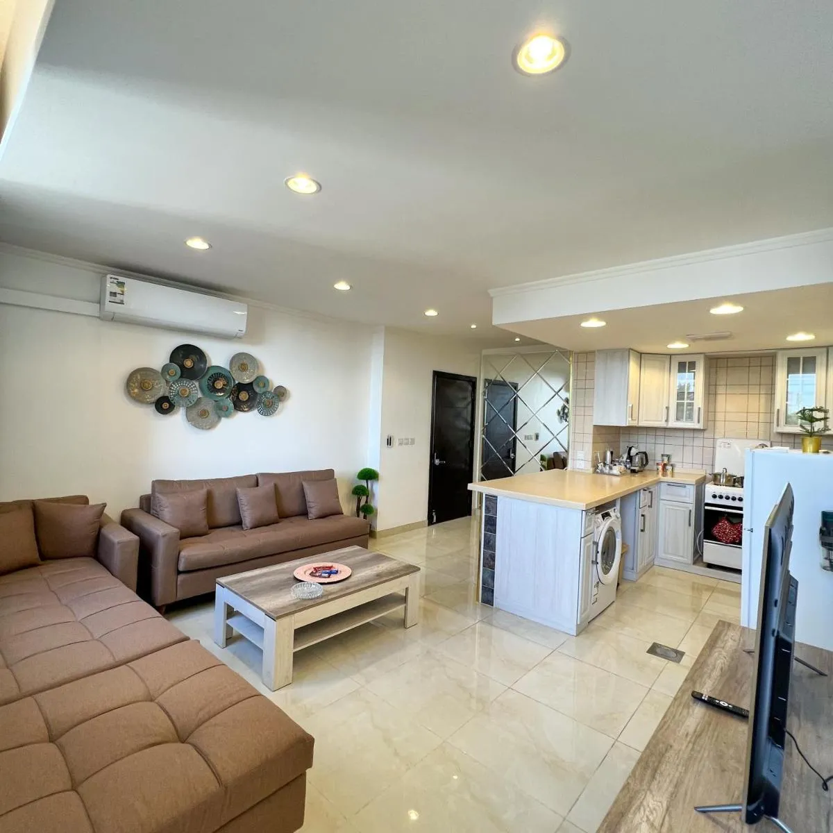 Image 5 of Urban Luxury Apartment