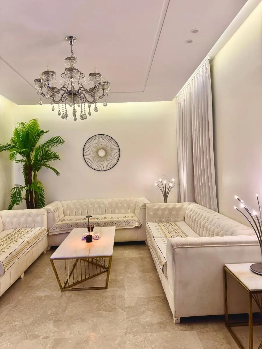 Image 5 of 3BR 5Bed luxury apartment