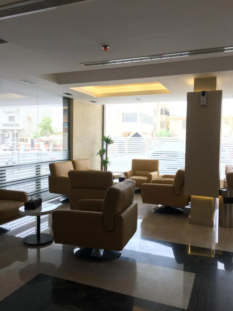 Image 1 of Alagneha Almokmalia -alnahdah الاجنحة المخملية- النهضة