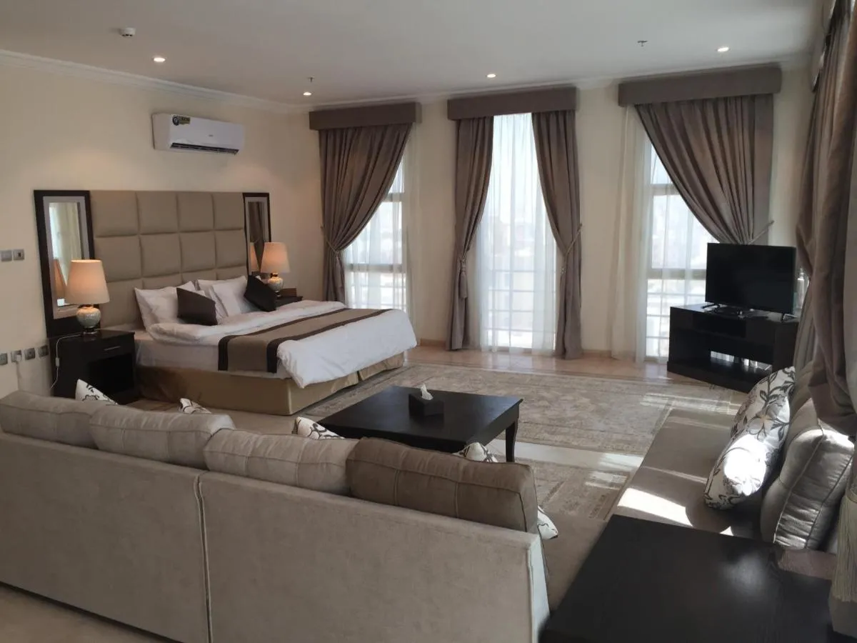 Image 5 of Alshaheen Suites
