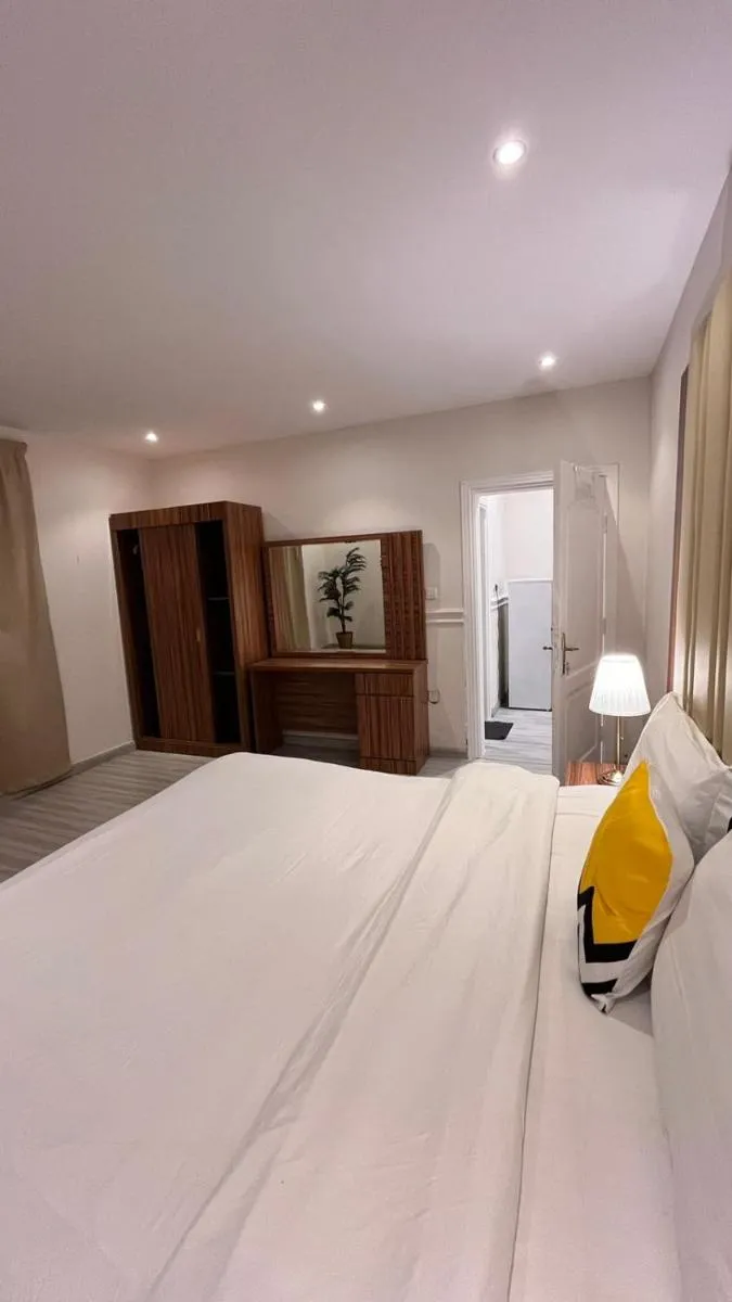 Image 6 of Modern Residential Apartment by Vacantals