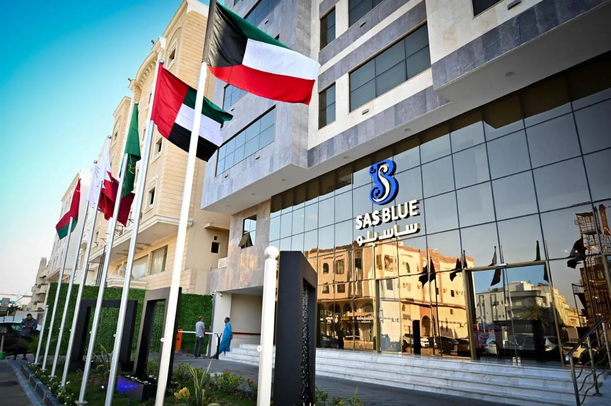 Image 4 of sas blue suites
