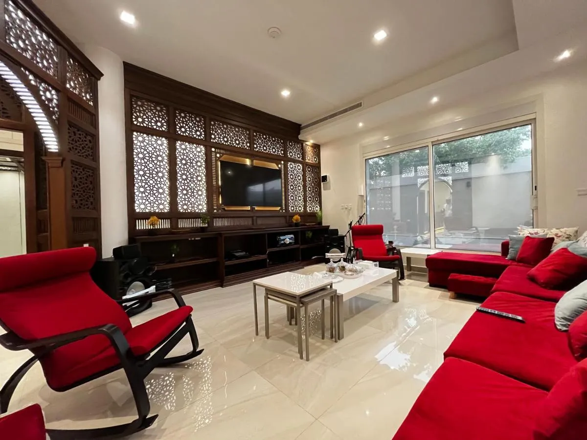 Image 4 of شقة مريحة فاخرة Cozy apartment, luxury with fun
